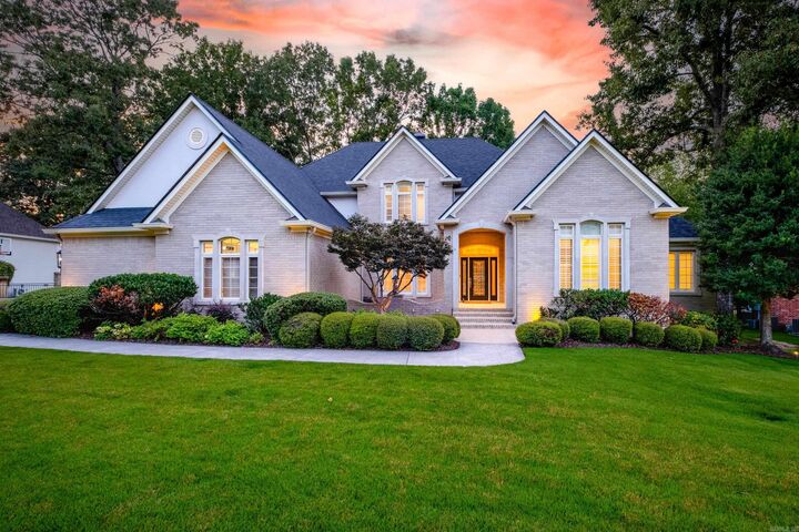 Property Photo: 18 Hickory Creek Drive AR 72212