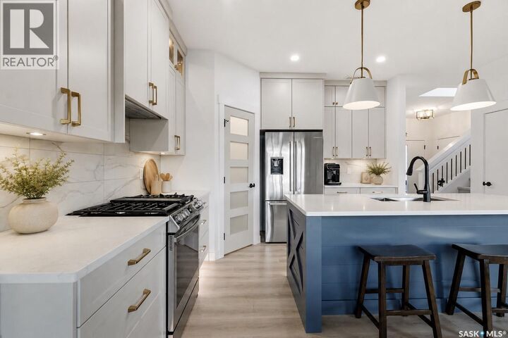 Property Photo:  302 Chelsom Manor  SK S7V 1R3 