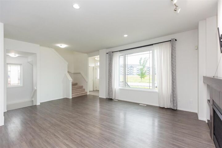 Property Photo: 399 Bridge Lake Drive MB R3Y 0T2