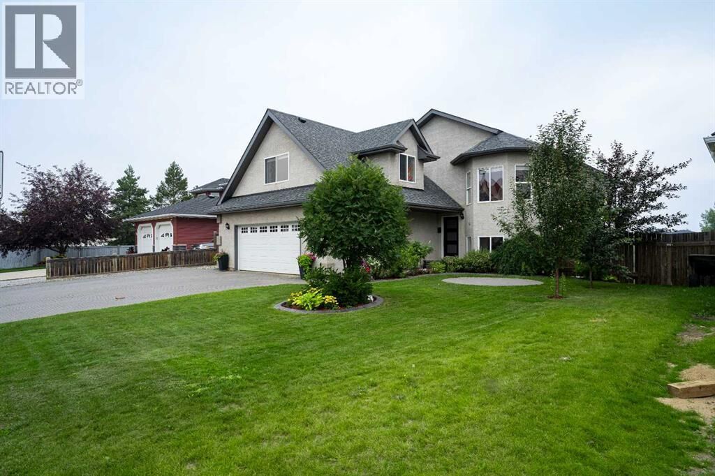 Property Photo:  105 Lindstrom Crescent  AB T9K 2N7 