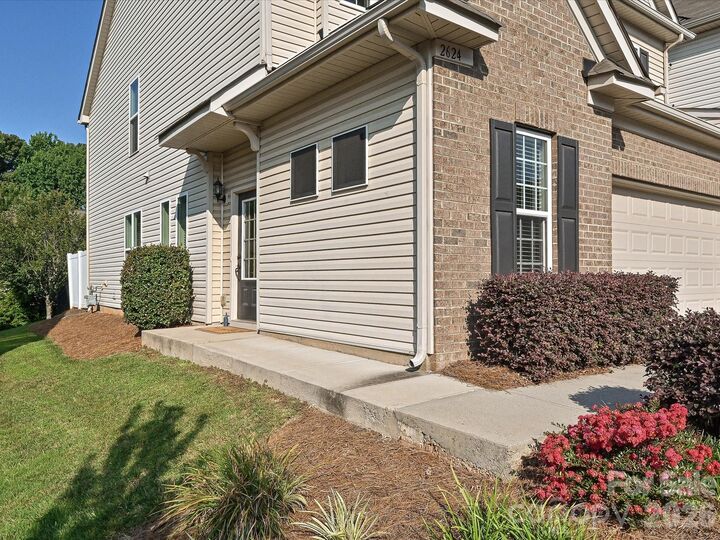 Property Photo: 2624 Katy Flyer Avenue NC 28210