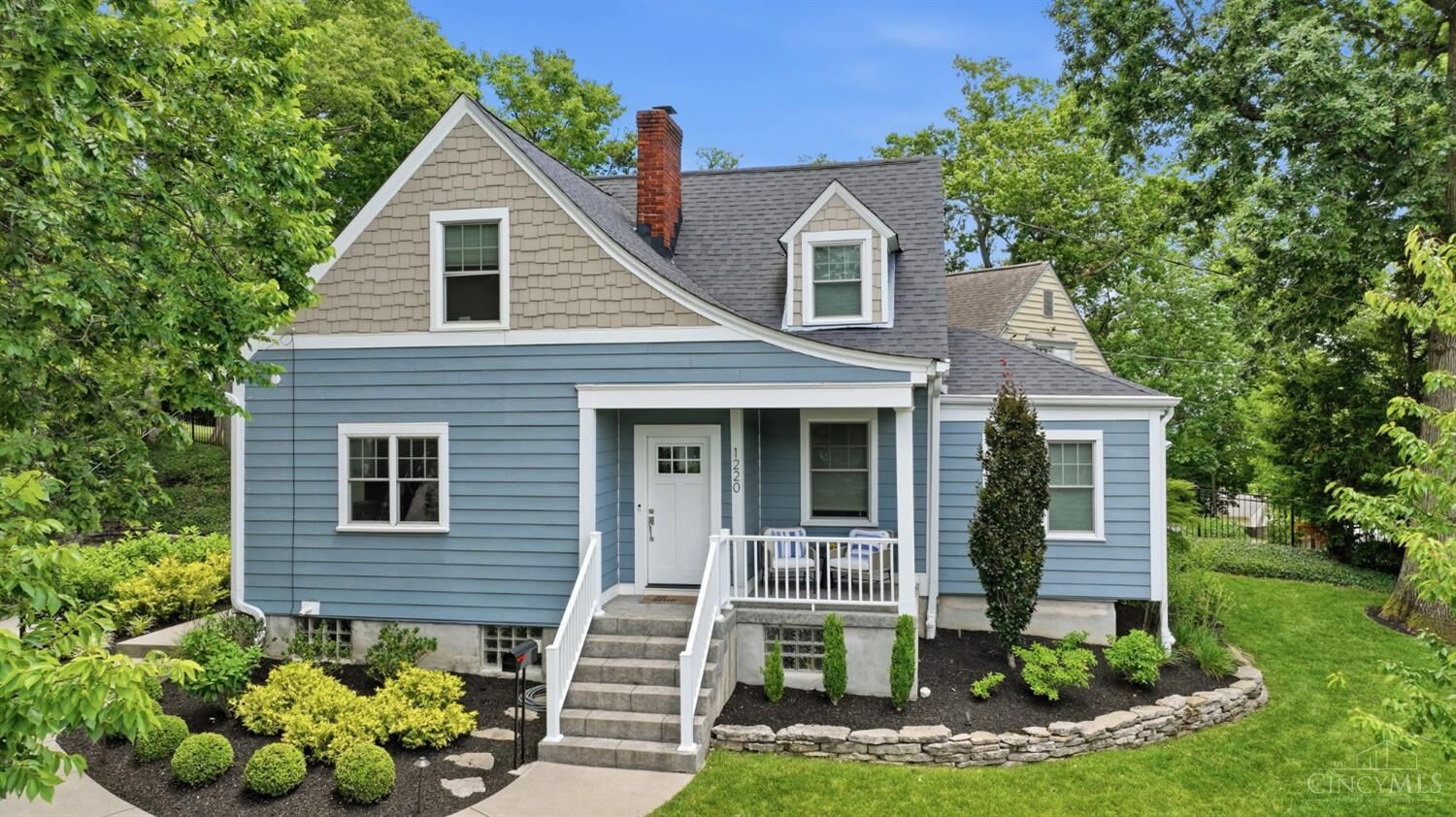 Property Photo:  1220 Cliff Laine Drive  OH 45208 