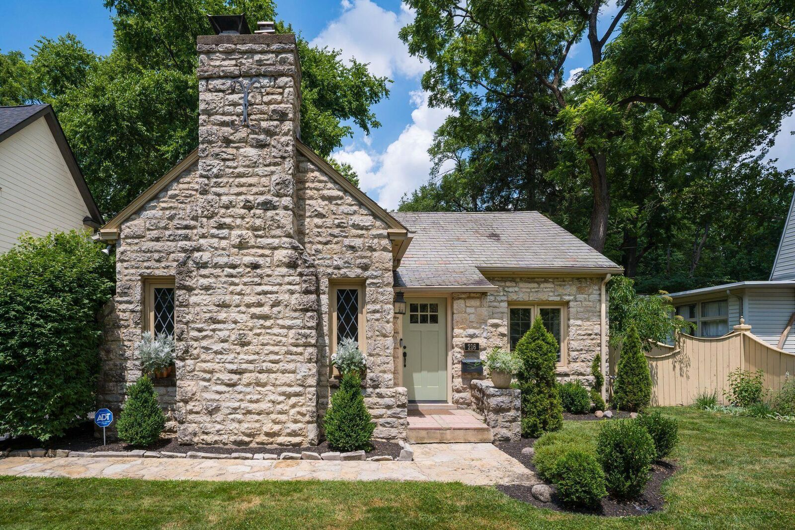 Property Photo: 216 Erie Road OH 43214