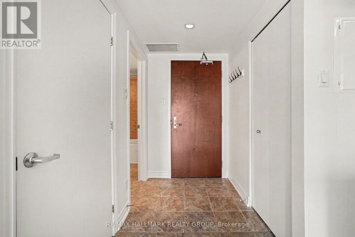 Property Photo: 234 Rideau Street 1304A ON K1N 0A9