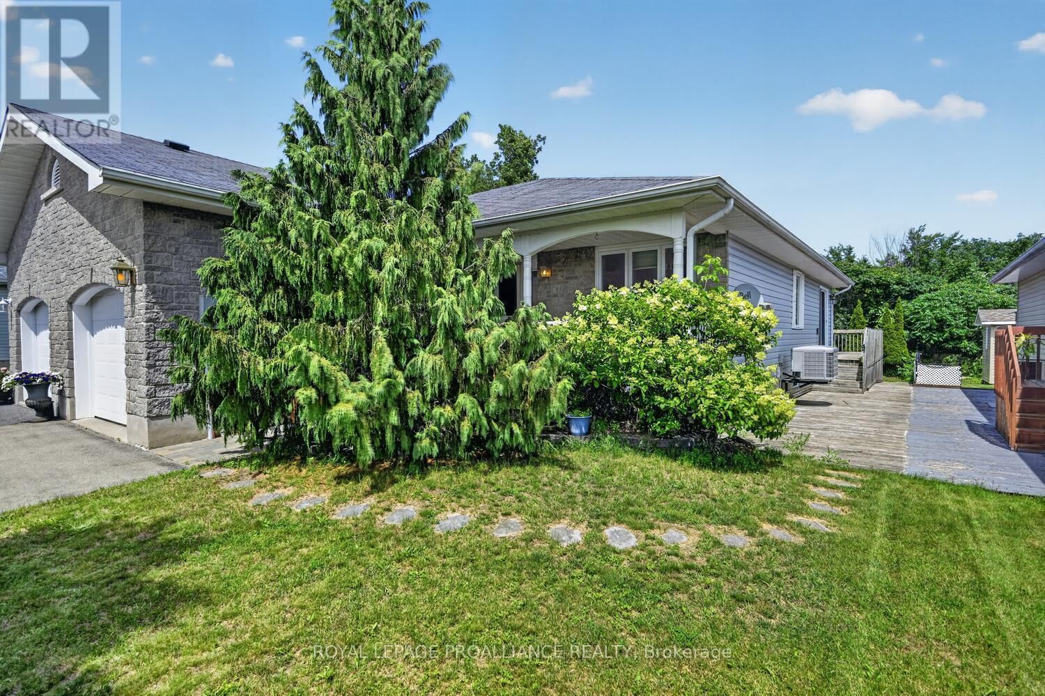 Property Photo: 5514 Meadowbrook Road ON K0E 1K0