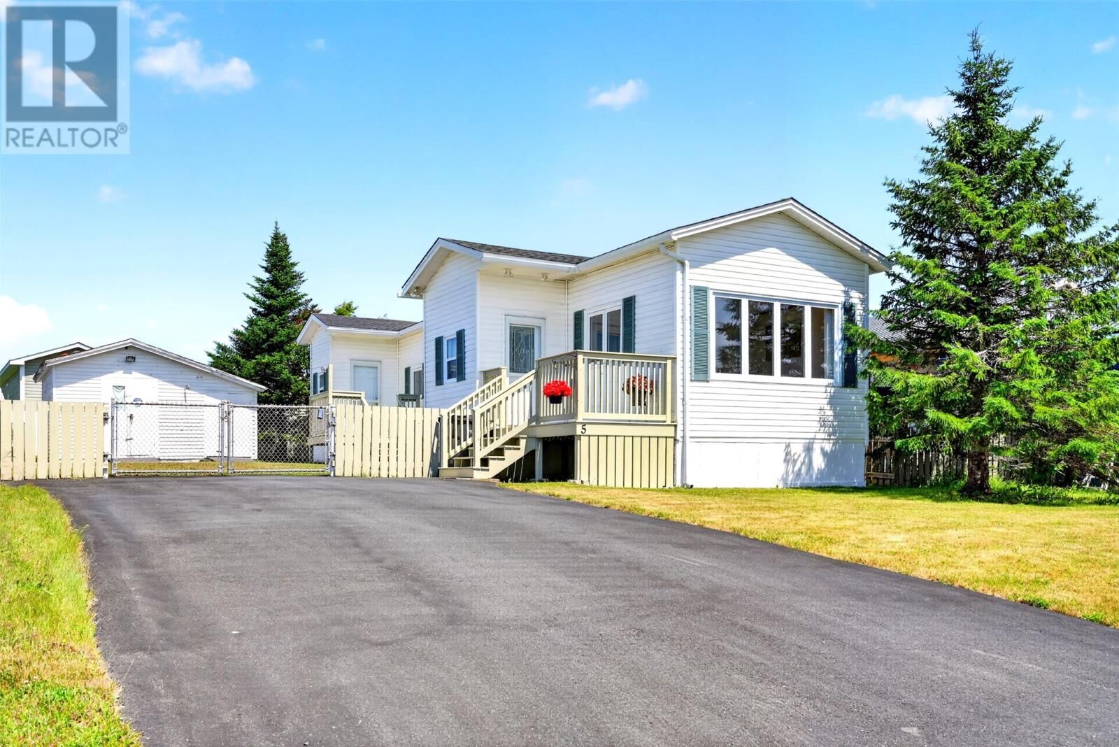 Property Photo:  5 Lombardy Place  NL A1L 1B2 
