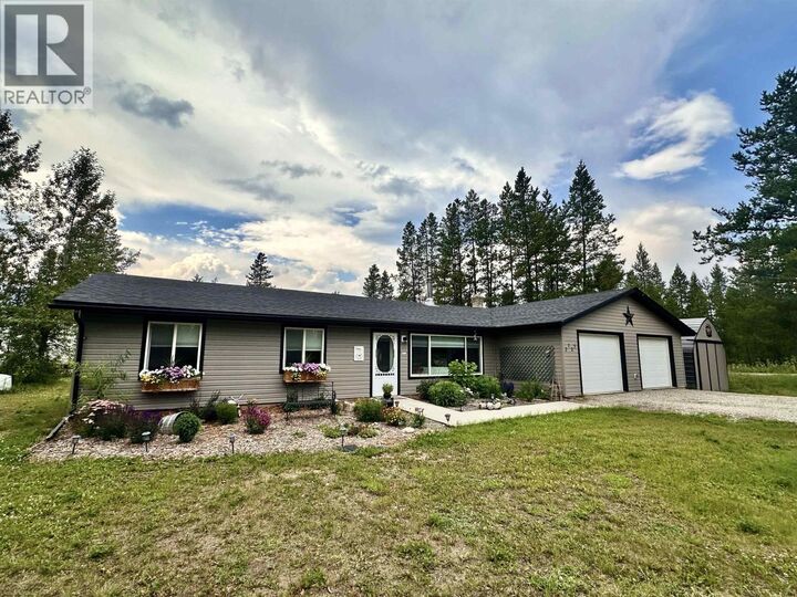 2725 Tamarack Road — photo 1
