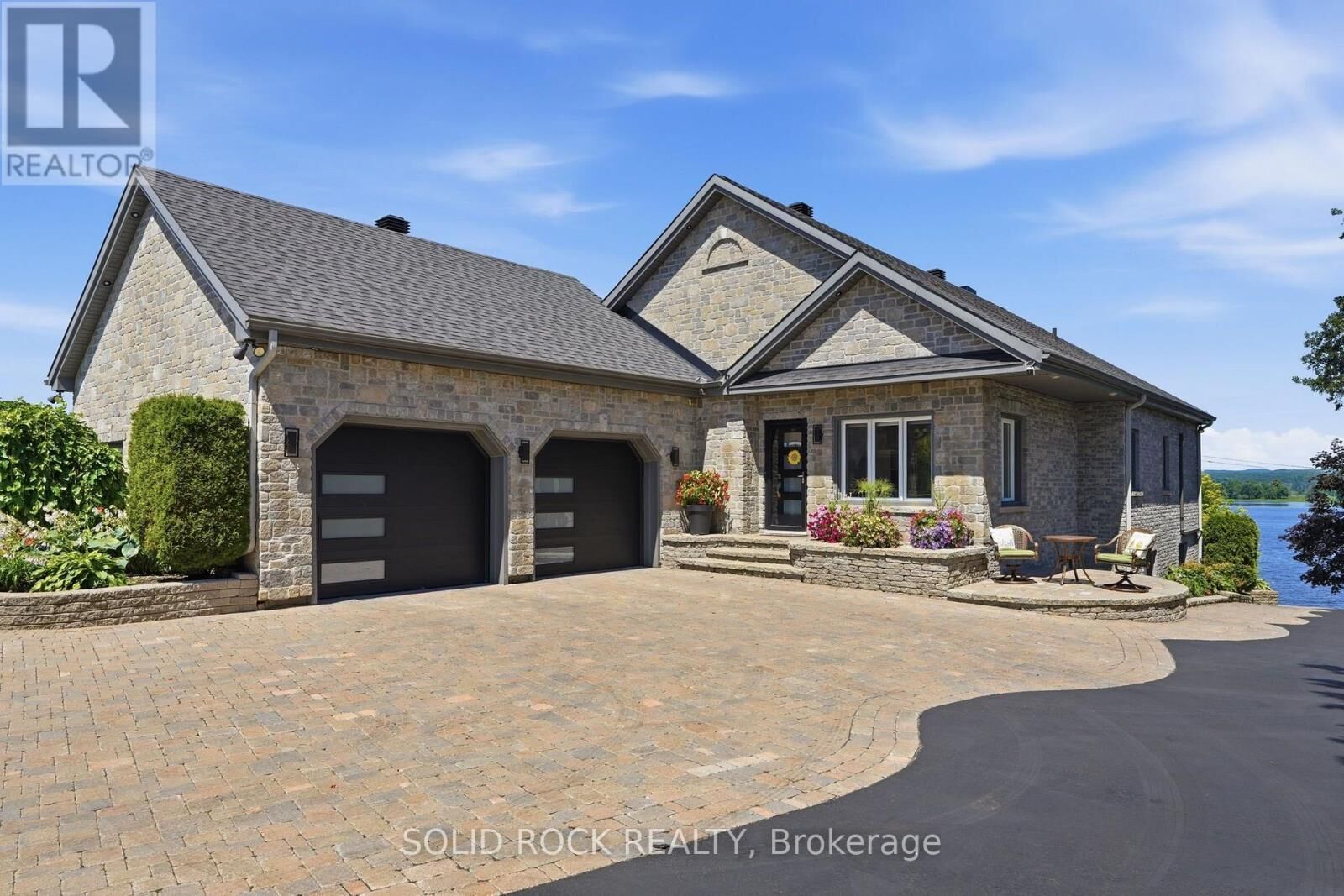 Property Photo:  3835 Old Highway 17 Road  ON K4K 1W2 