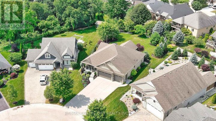 Property Photo: 23 Lincoln's Cove ON N5L 0A8