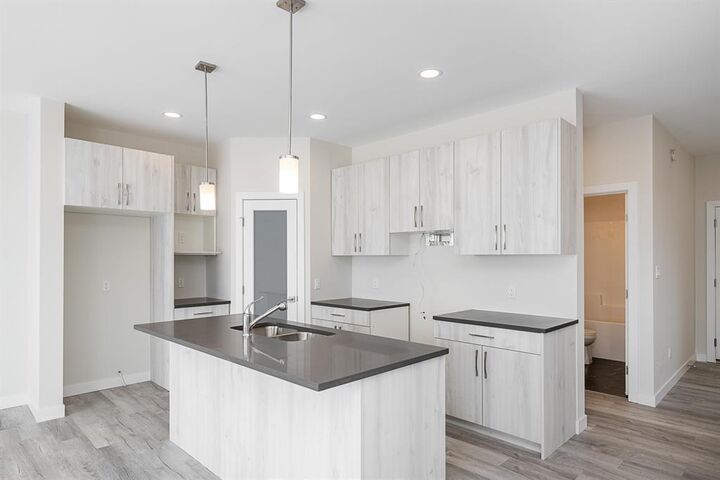 Property Photo: 71 Grouse Crescent MB R2V 5L5