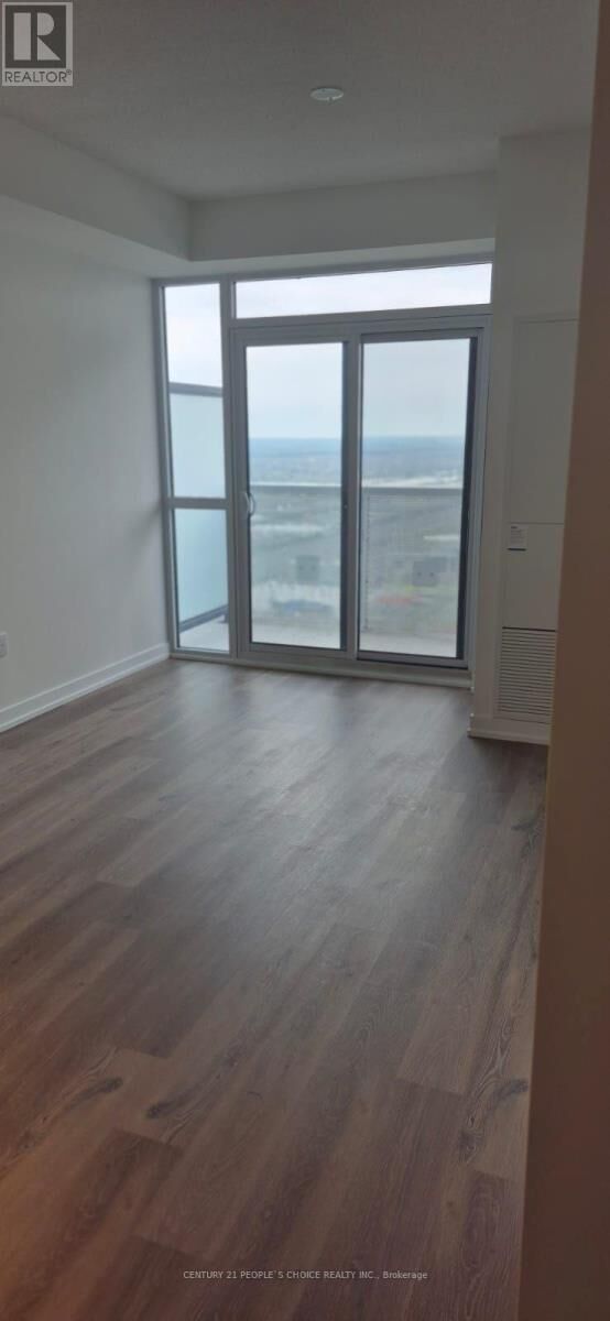 Property Photo: 225 Commerce Street 5611 ON L4K 0R1