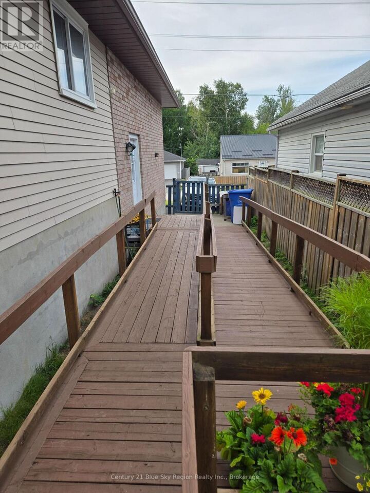 Photo de la propriété: 996 Metcalfe Street ON P1B 2R3