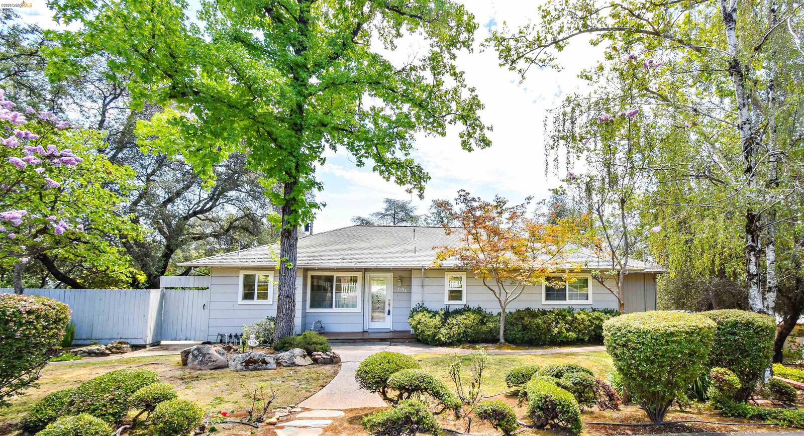 Property Photo: 831 E Oakside Dr CA 95370