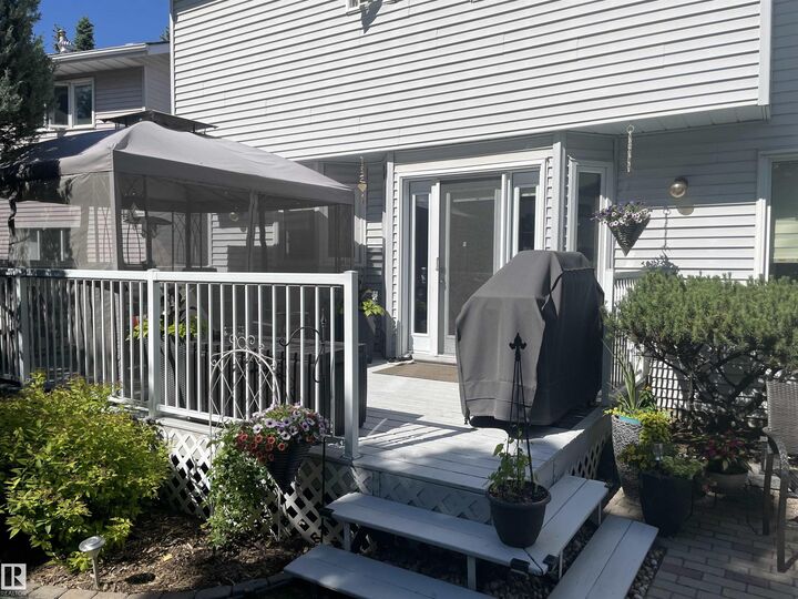 Property Photo: 716 Hendra Crescent NW AB T6R 1S6