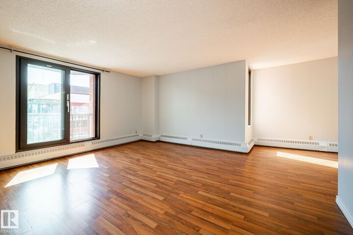 Photo de la propriété: 10175 109 Street NW 703 AB T5J 3P2
