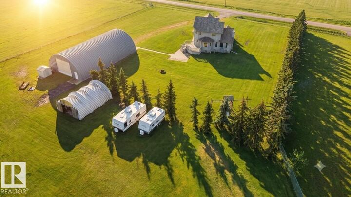 Property Photo:  50512 Rge Rd 245 350  AB T4X 0P5 