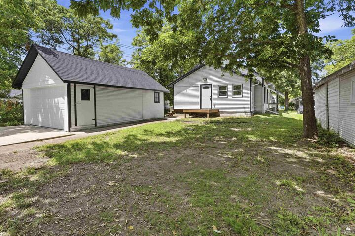 Property Photo: 1523 Pierre Street KS 66502