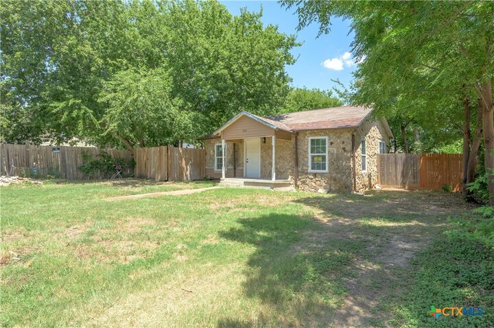 Property Photo:  504 N 16th Street  TX 76541 