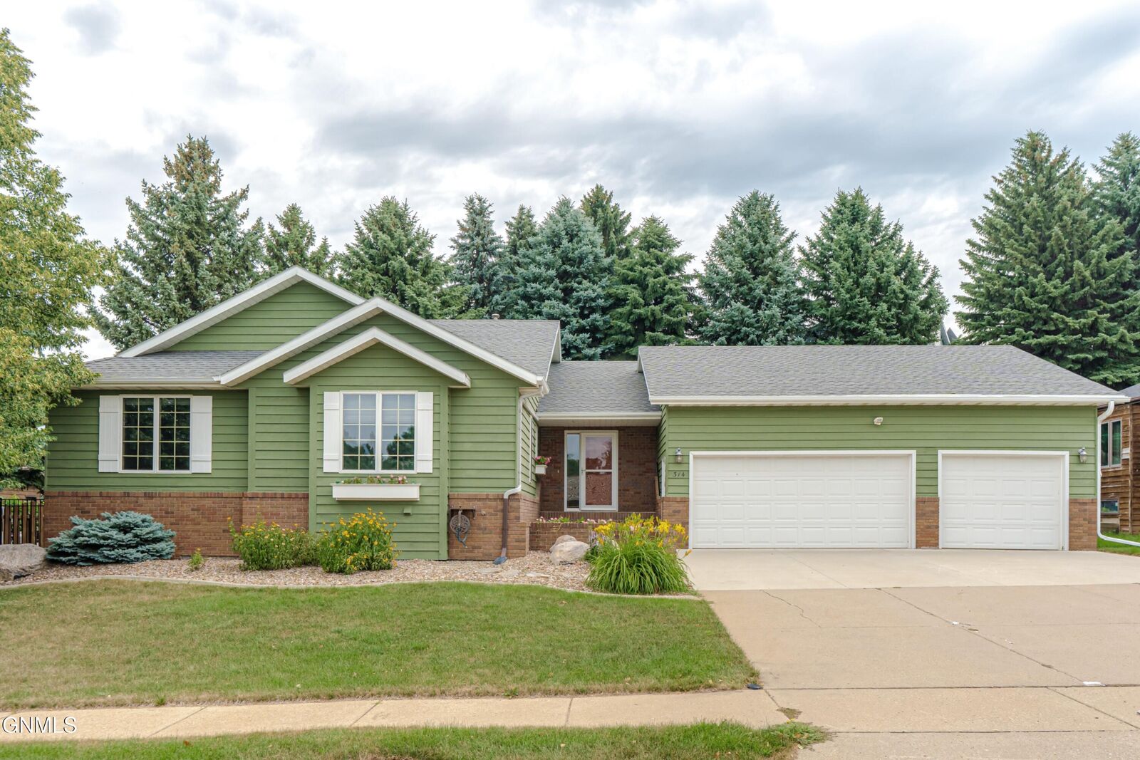 Property Photo: 314 Aspen Avenue ND 58503