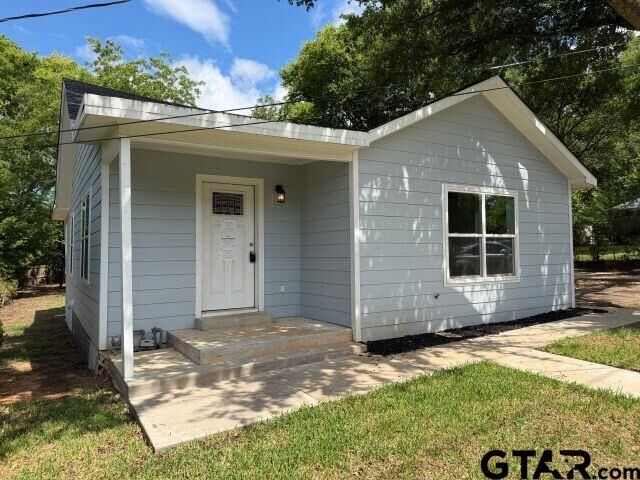 Property Photo: 612 S Confederate Ave TX 75701