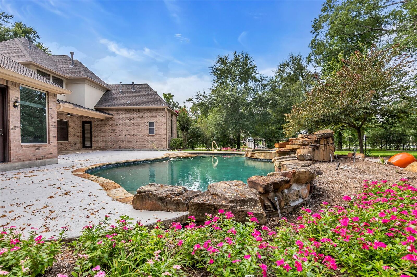 Property Photo:  27434 Whispering Maple Way  TX 77386 