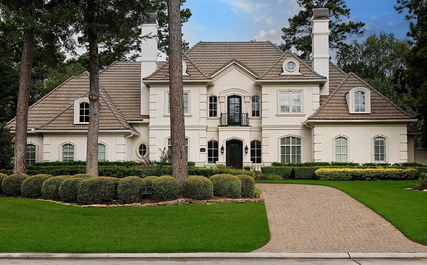 Property Photo: 71 N Lamerie Way TX 77382
