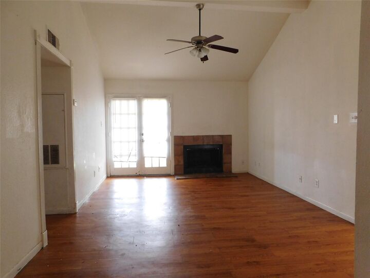 Property Photo: 10211 Sugar Branch Drive 320 TX 77036