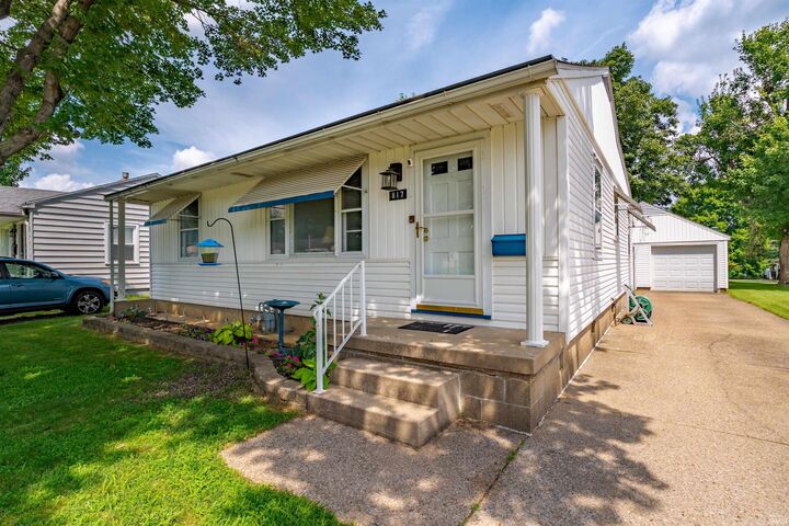 Property Photo:  817 N Kelsey Avenue  IN 47711 