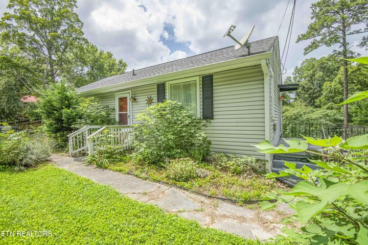 Property Photo: 4605 Buffat Mill Rd TN 37914