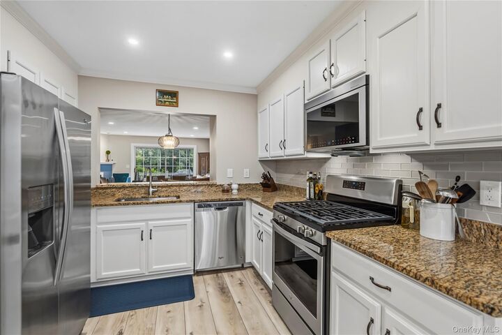 Property Photo:  1404 Scarborough Drive  NY 10509 
