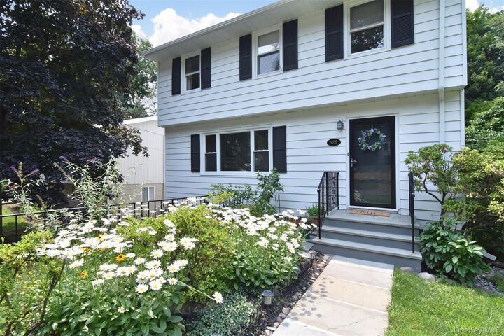 Property Photo:  129 Hilldale Road  NY 10522 