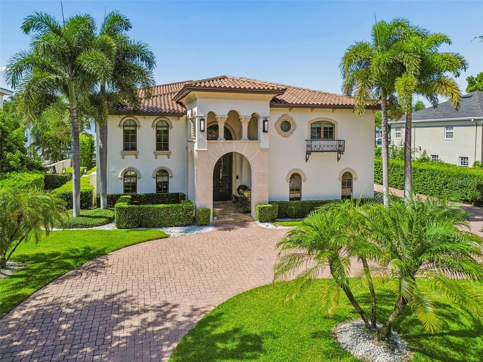 Property Photo:  4927 Lyford Cay Road  FL 33629 