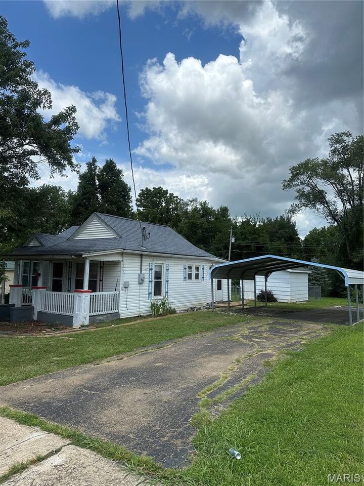 Property Photo: 308 Lewis Street MO 63601