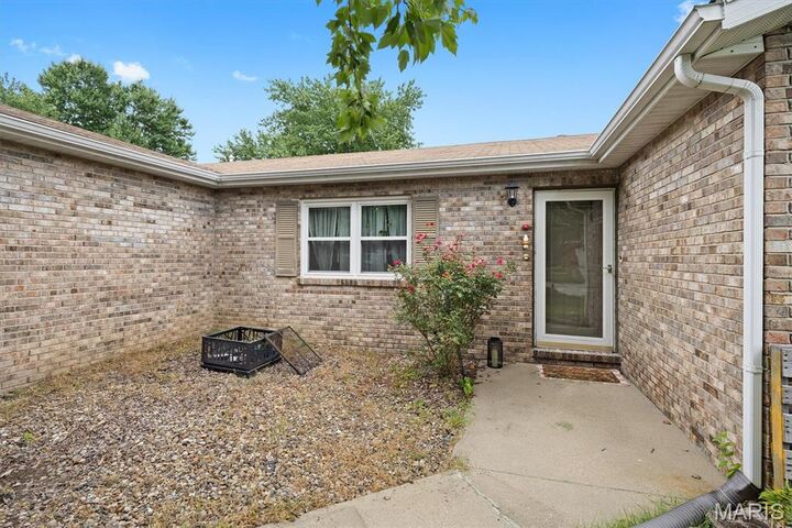 Property Photo: 705 Leighigh Drive IL 62226