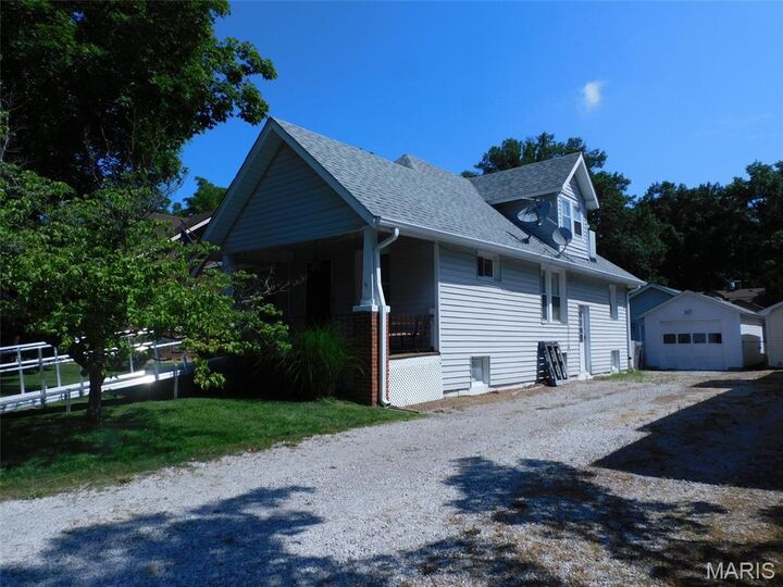 Property Photo: 412 S Virginia Avenue IL 62220