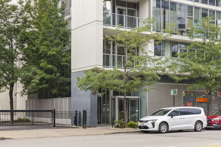 Property Photo: 1720 S Michigan Avenue 208 IL 60616