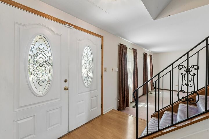 Property Photo: 1105 E Point Drive IL 60193
