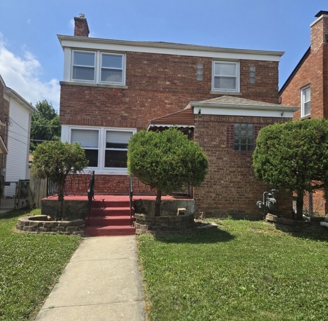 Property Photo:  2106 S 22nd Avenue  IL 60155 