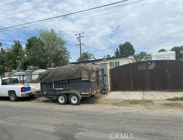 Property Photo:  7688 Hillside St,  CA 92881 