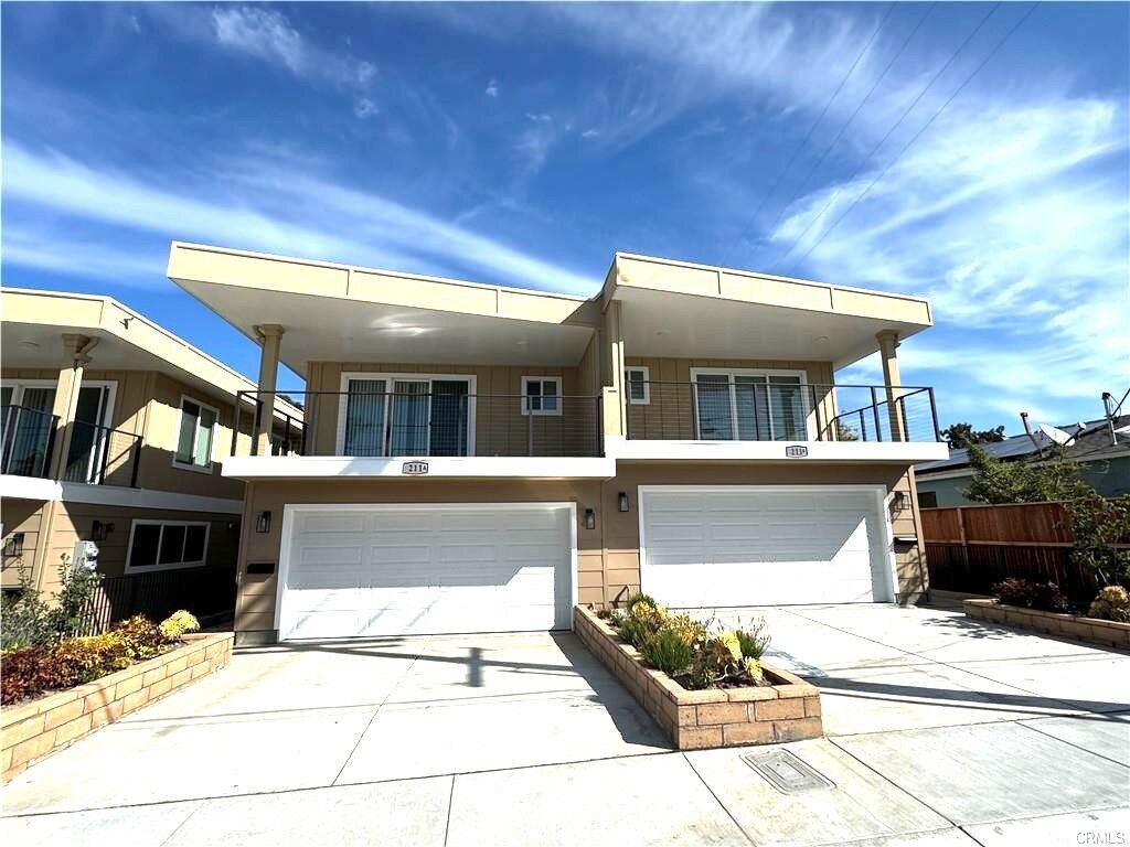 Property Photo:  211 E El Portal A  CA 92672 