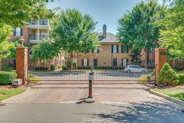 Property Photo:  307 Seven Springs Way 301  TN 37027 