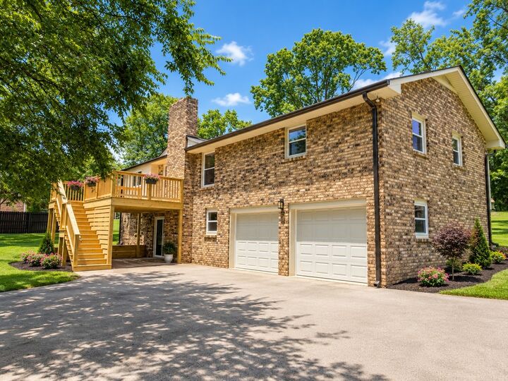 Property Photo:  1025 Woodmont Dr  TN 37066 