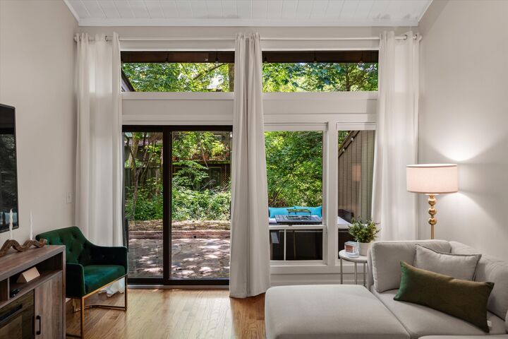 Property Photo:  209 Pebble Brk  TN 37221 
