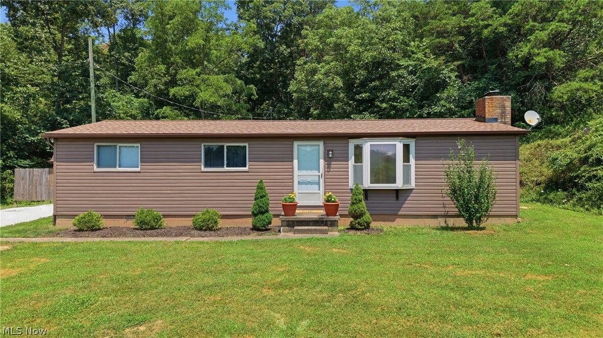 Property Photo:  337 Wadesville Road  WV 26181 
