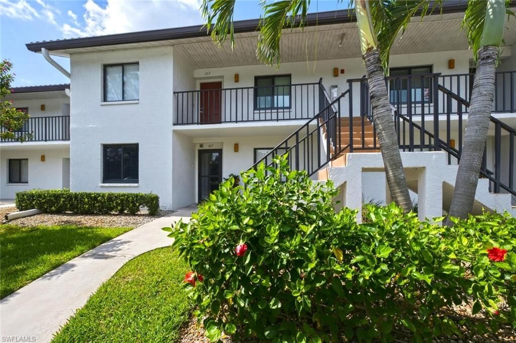 Property Photo:  4987 Pepper Cir 107  FL 34113 