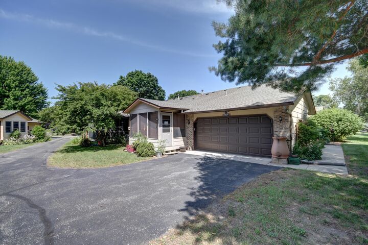 Property Photo:  1539 Pheasantwood Trail  MN 55057 