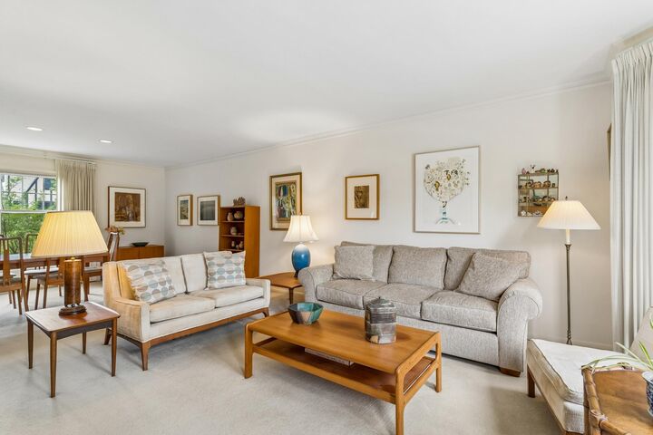 Property Photo: 1605 Edgcumbe Road MN 55116