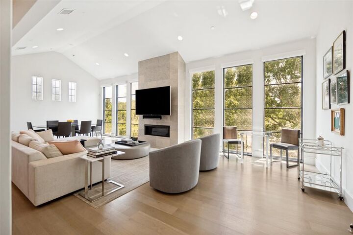 Property Photo: 4502 Abbott Avenue 317 TX 75205
