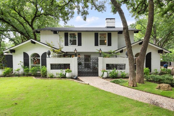 Property Photo:  2202 Highland Circle  TX 75110 