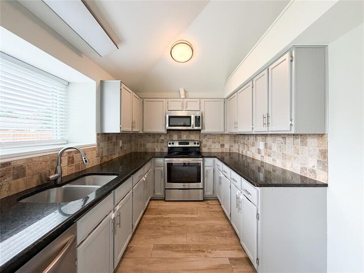 Property Photo: 351 Parkwood Lane TX 75019